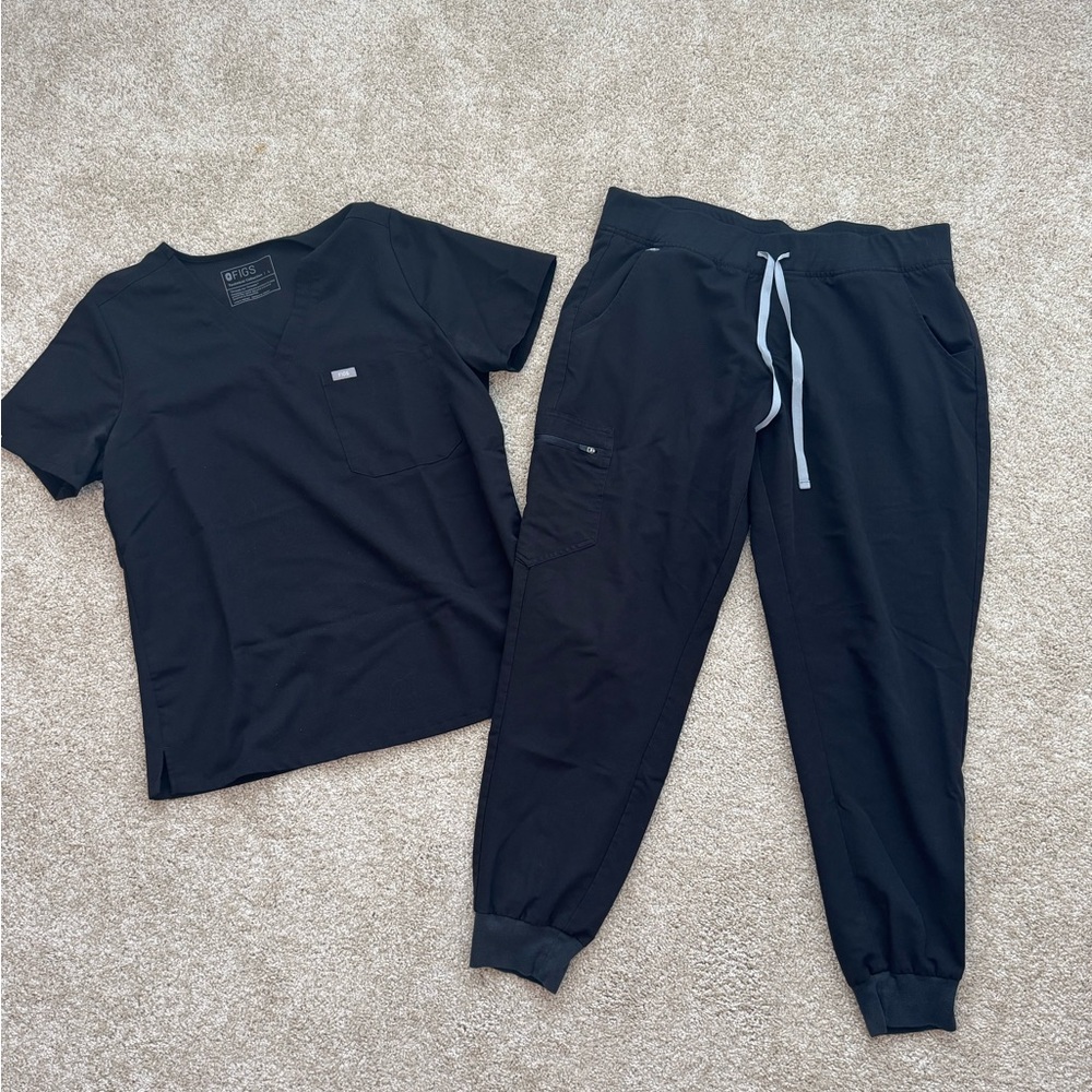 Figs Black Scrub Set with Zamora Jogger Pants